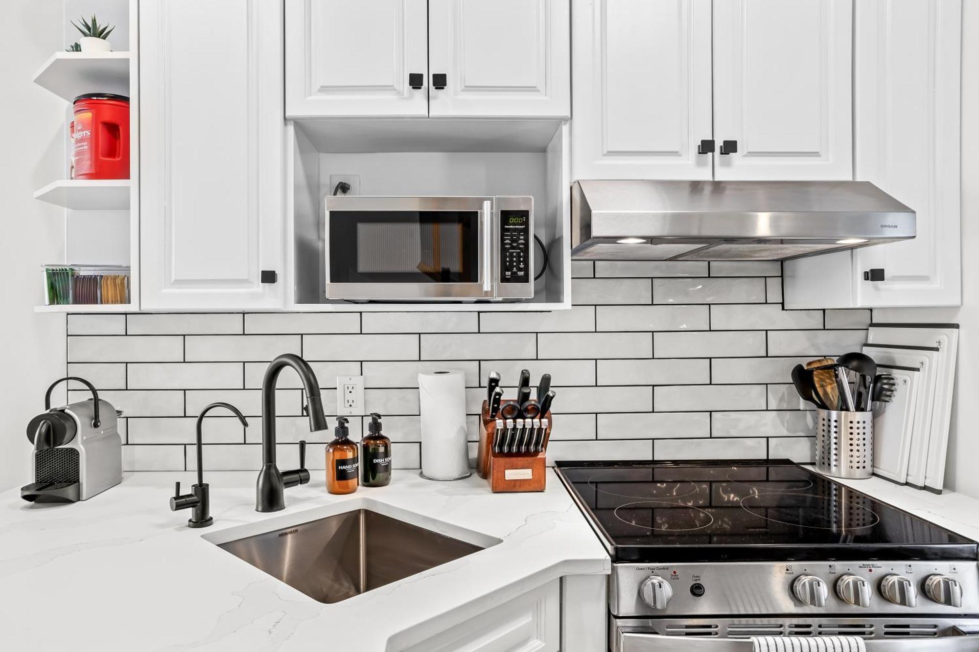 2br 2ba Harvie Heights Townhouse Retreat With Views *